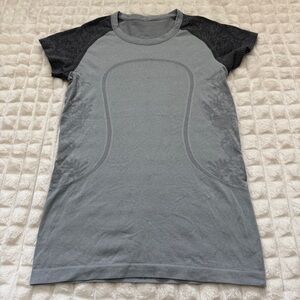 LuLuLemon 8 Run Swiftly Tech Short Sleeve Tee ~ Silver Gray Black Running